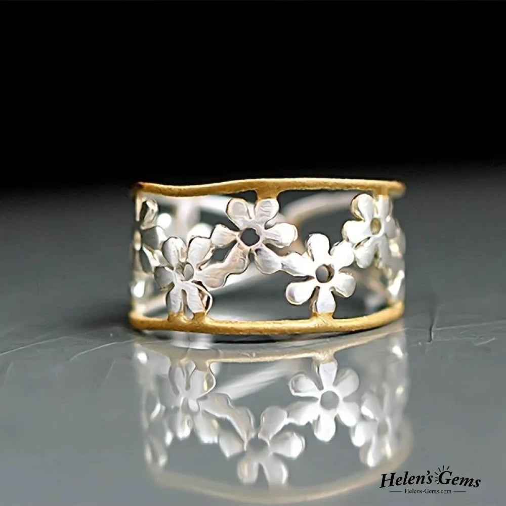 Irregular Hollow Daisy Ring